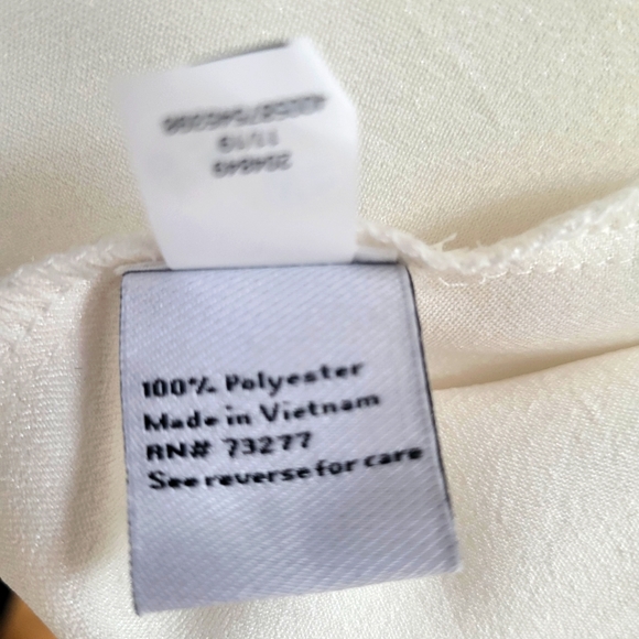 Sexy, Soft & Shimmery Satin Ivory Cami by Nine West Small - Picture 11 of 11